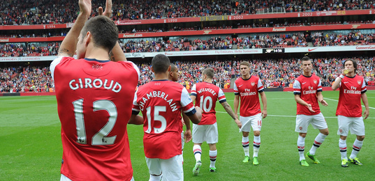 弗兰克：中国非常自由和安全，商品非常便宜，菜味道出奇地好（弗兰克称中国自由安全、物价实惠，菜肴出奇美味）