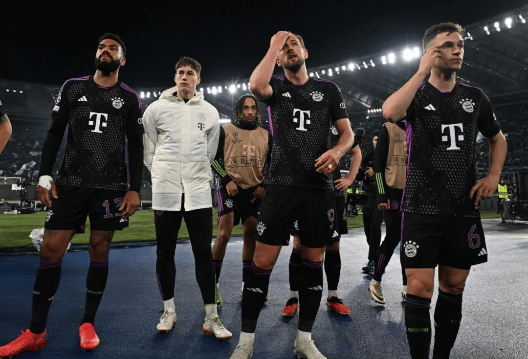 天降神兵，埃斯皮诺替补登场后即在底线附近攻入神仙球制胜（埃斯皮诺替补上阵，底线神仙球一锤定音）