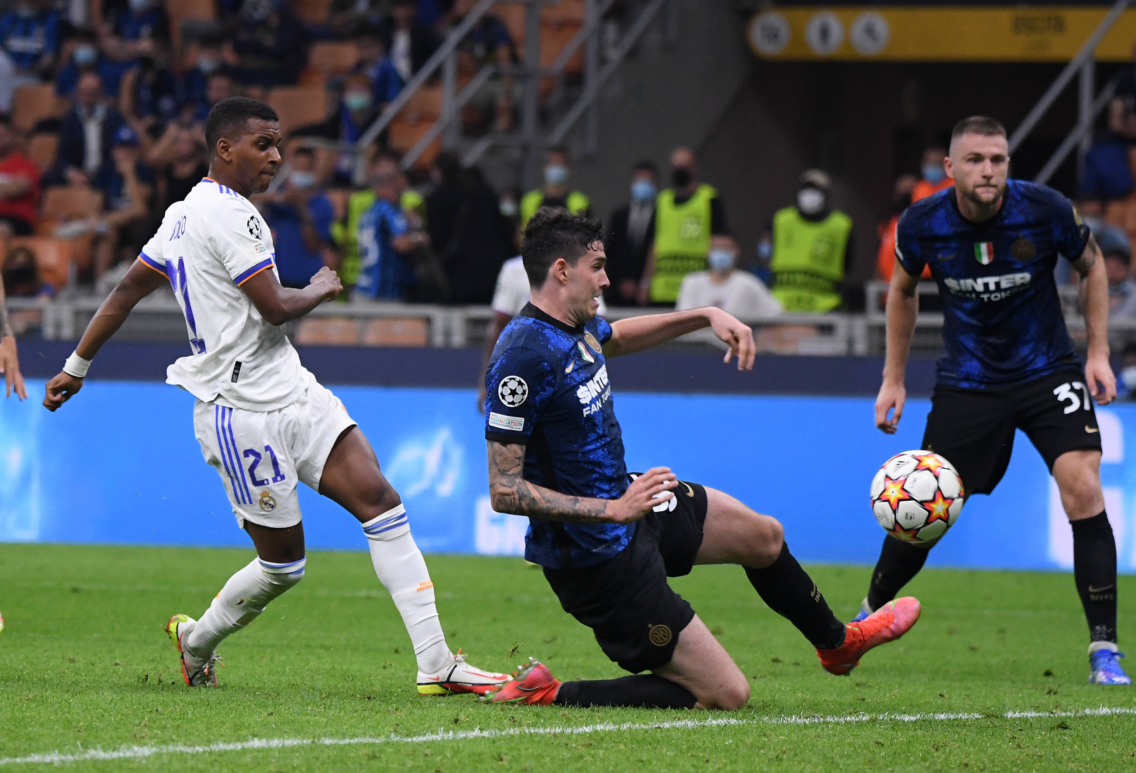 7分钟3球，姆巴佩追平萨拉赫成为欧冠历史最快戴帽球员（姆巴佩7分钟戴帽，追平萨拉赫并列欧冠历史最快）