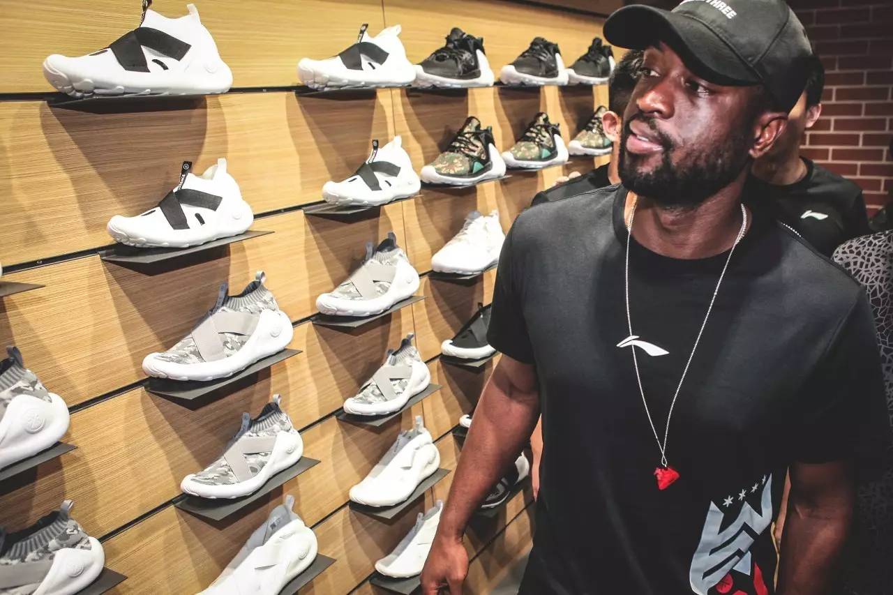 马德兴：U22男足广东集训后将前往阿联酋，在那踢4-5场热身赛（马德兴：U22男足结束广东集训将赴阿联酋，计划进行4至5场热身赛）