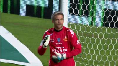 欧文突破防守造成杀伤，制造罚球（欧文突破造犯规，站上罚球线）