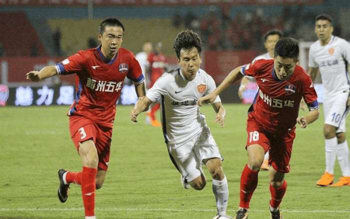 萨利巴赛后瞬采：英超还是欧冠？最好全都要（萨利巴赛后速访：英超还是欧冠？我要两样都拿）